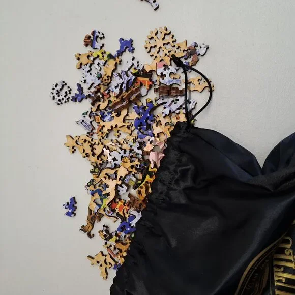 The Nativity (413 Pieces) Wooden Christmas Jigsaw Puzzle - Picture 4 of 4